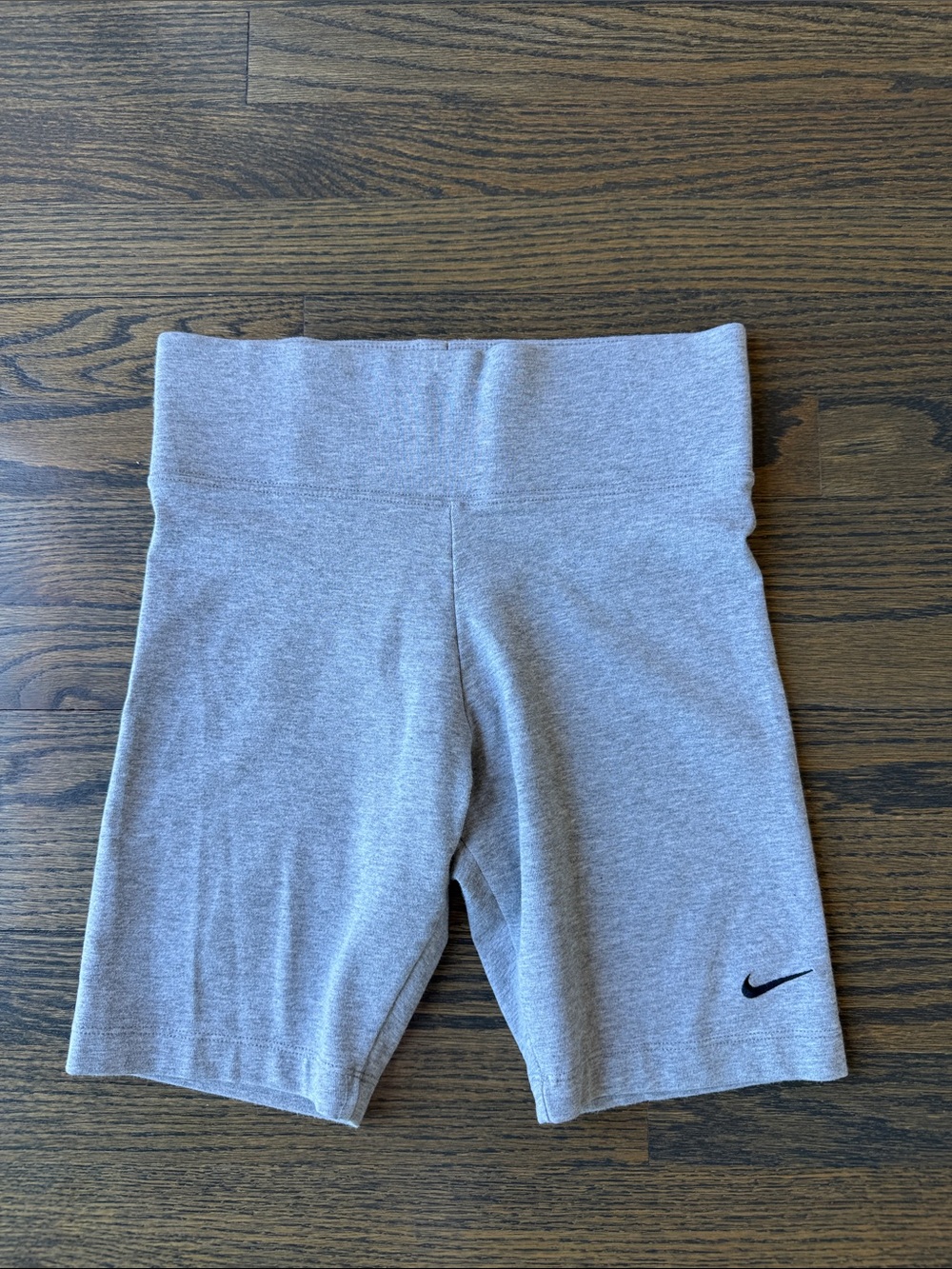Nike Women’s Light Gray High-Waist Bike Shorts 8” inseam NWOT